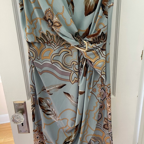 Gorgeous dress - Picture 4 of 4